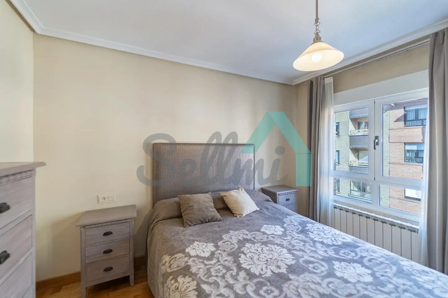 Bedroom of Flat for rent in Oviedo   with Heating, Parquet flooring and Furnished