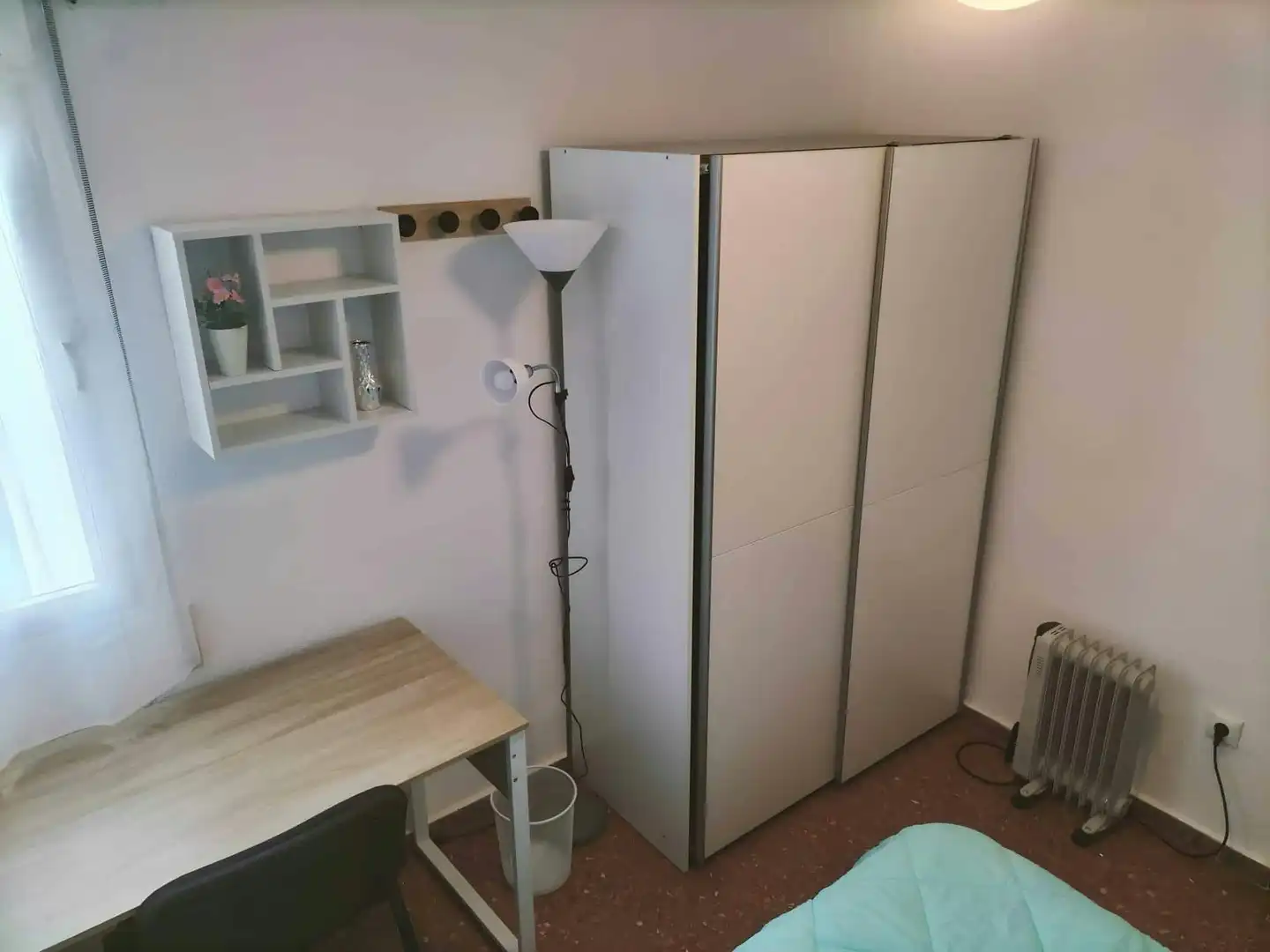 Bedroom of Flat for share in Valencia  with Furnished and Washing machine