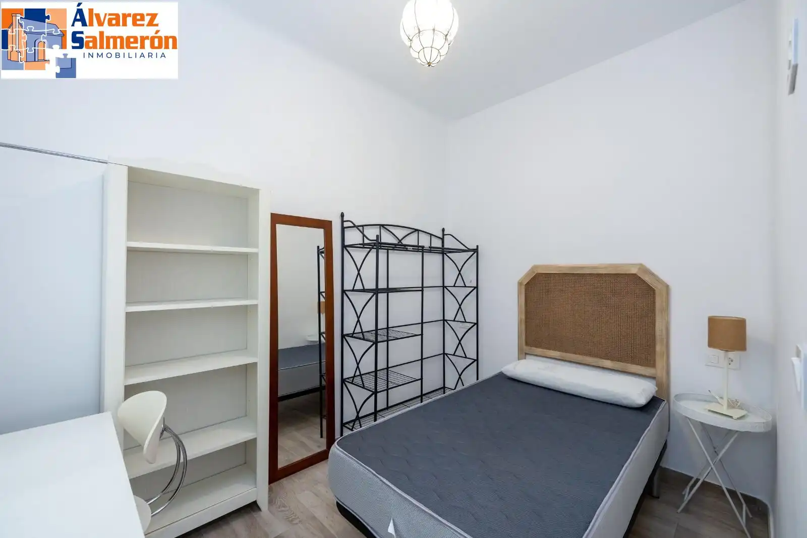 Habitación de Piso en venta en Granada