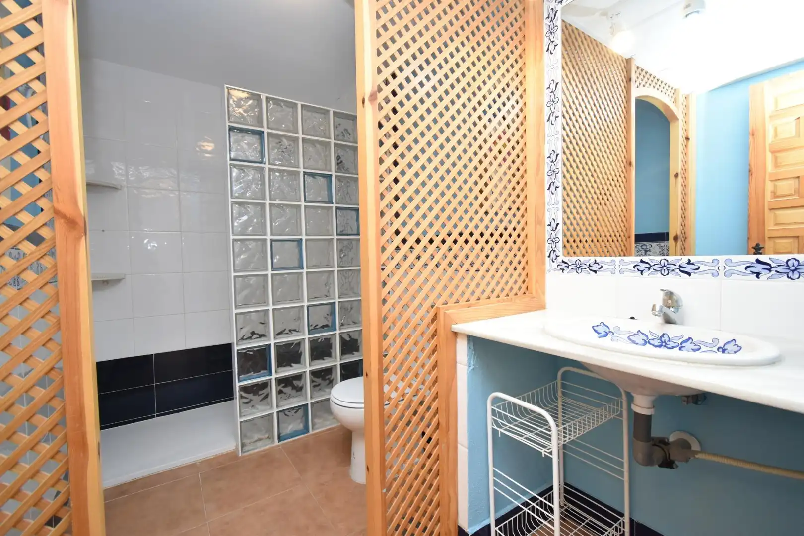 Baño de Apartamento en venta en Zahara de los Atunes con Aire acondicionado, Calefacción y Jardín privado