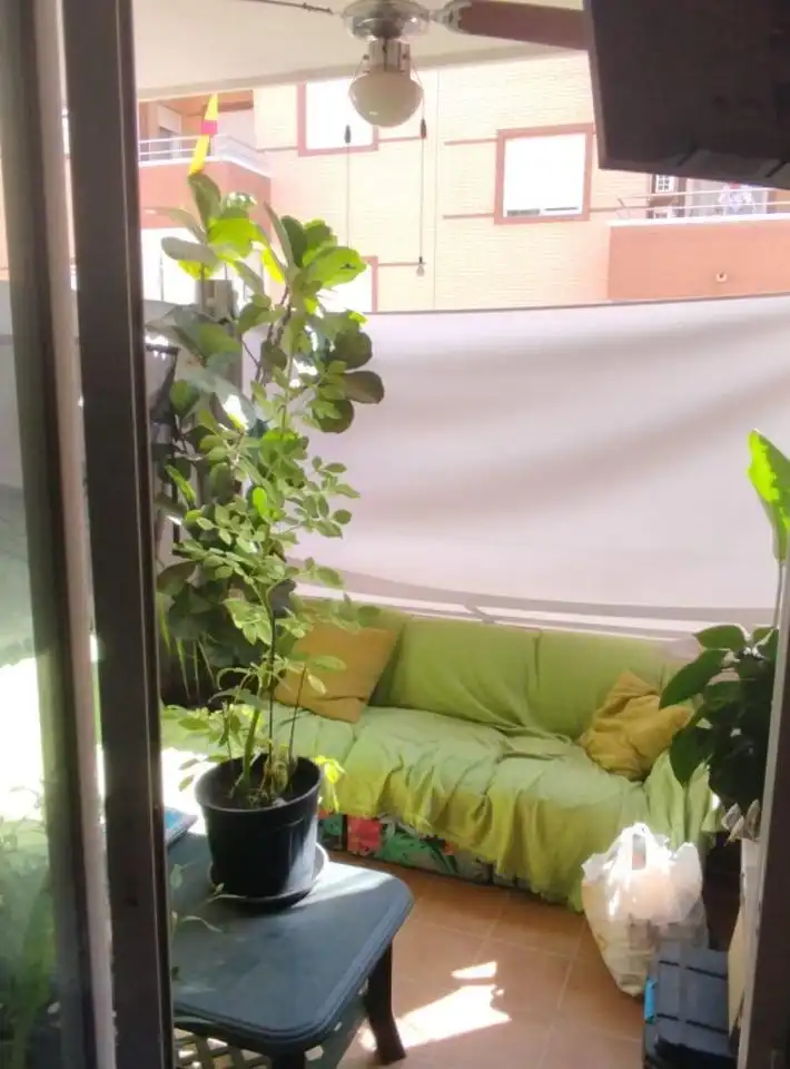 Terraza de Piso en venta en Roquetas de Mar con Terraza, Amueblado y Piscina comunitaria
