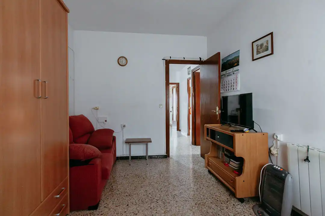 Sala d'estar de Casa o xalet en venda en Almuniente amb Calefacció, Terrassa i Moblat