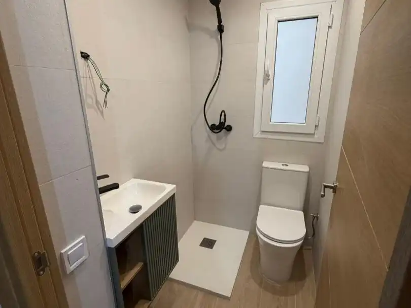 Badezimmer von Wohnung zum Verkauf in Reus mit Klimaanlage, Terrasse und Balkon