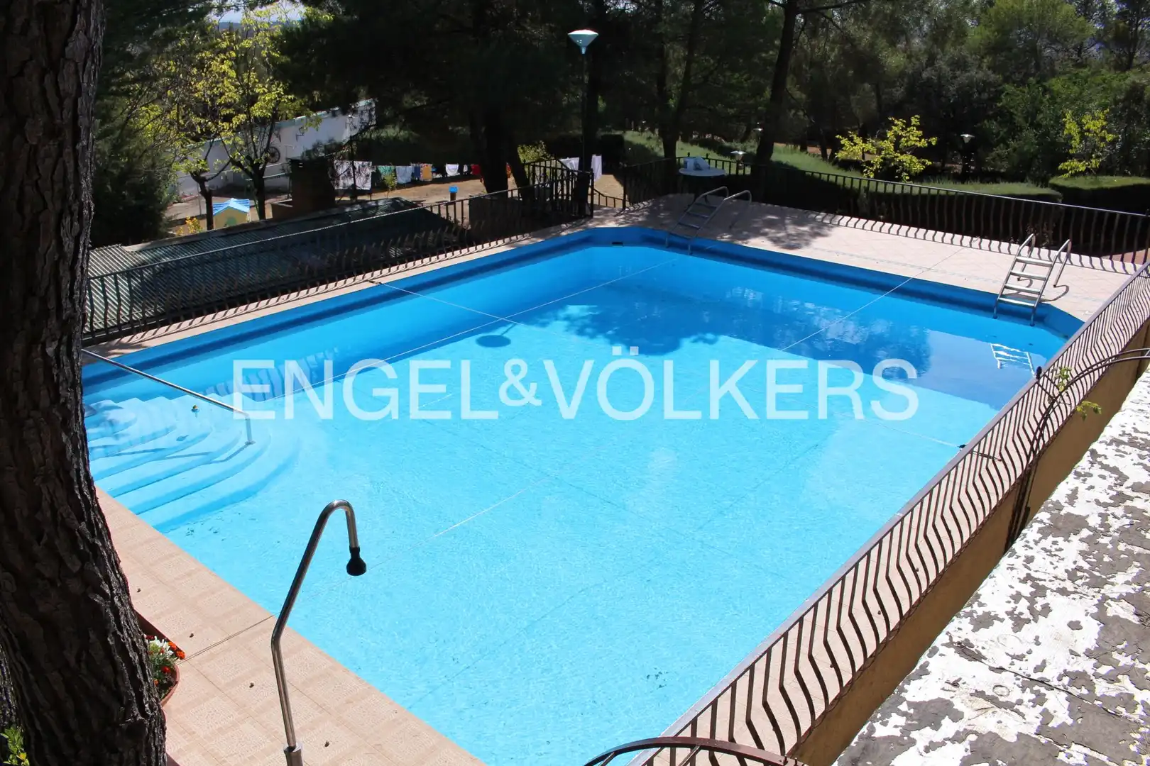 Piscina de Casa o chalet en venta en Cabanillas de la Sierra con Calefacción, Jardín privado y Piscina