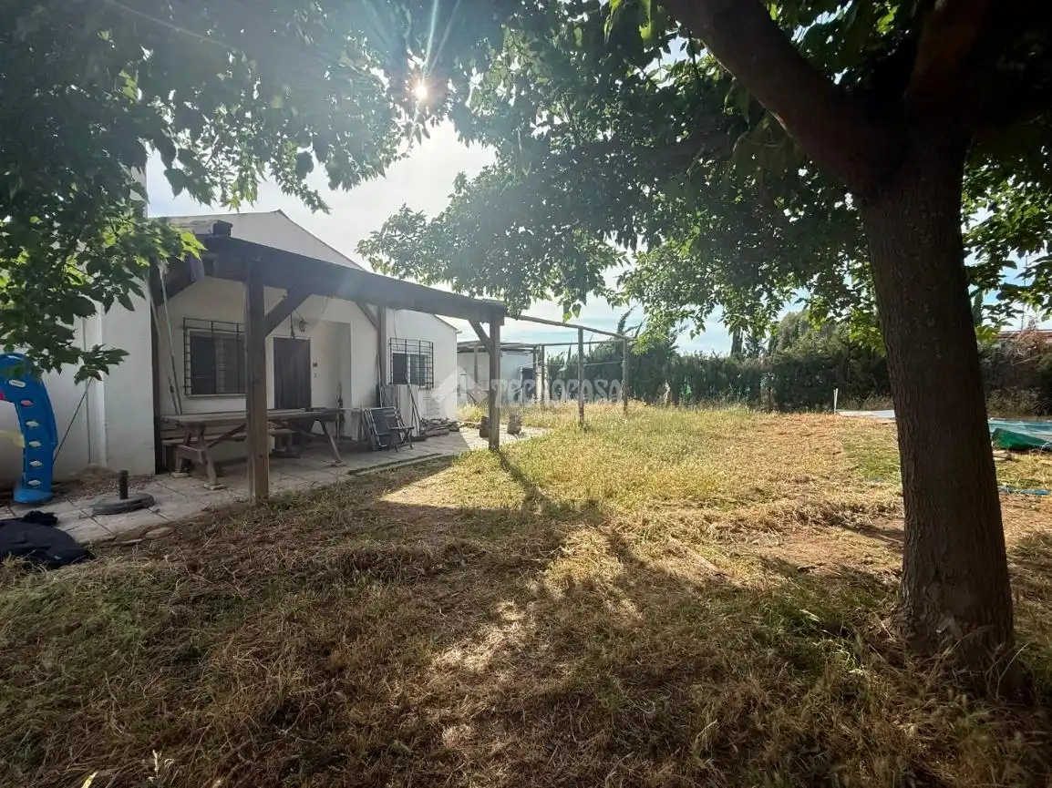 Finca rústica en venta en Arahal con Calefacción y Piscina