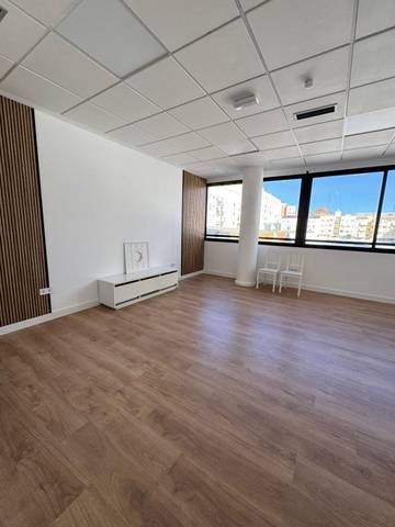 Oficina en Venta en Avinguda del Port en Aiora