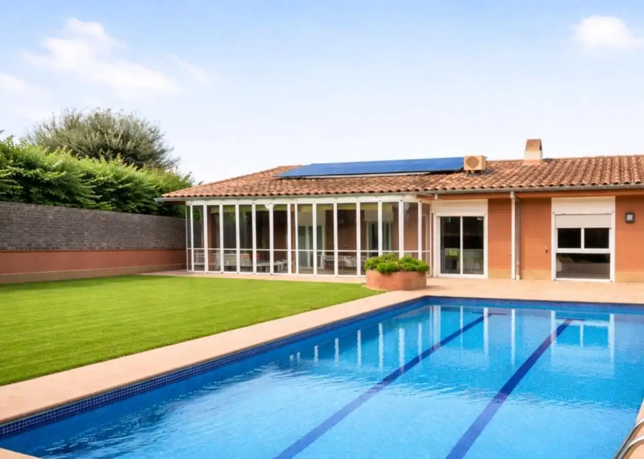 Piscina de Casa o chalet en venta en Sant Quirze del Vallès con Aire acondicionado, Jardín privado y Piscina