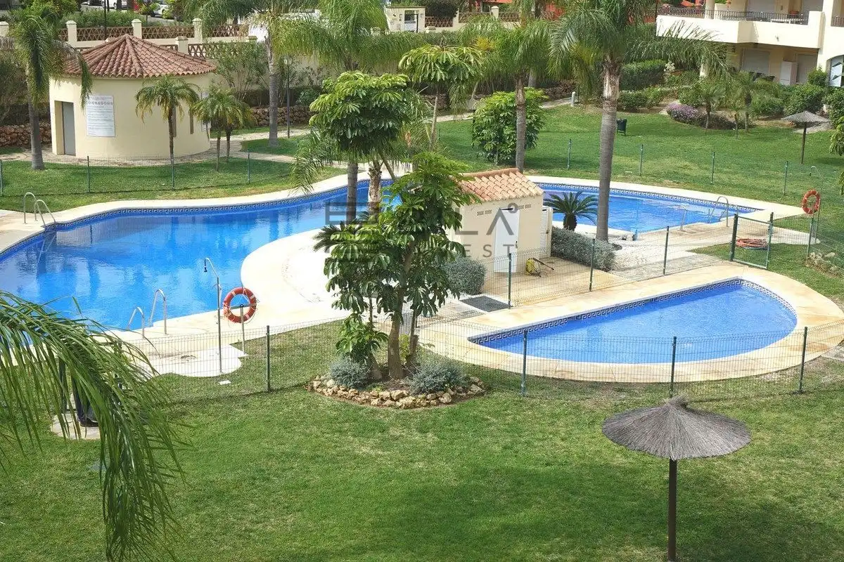 Flat with pool for sale in Urb. la Cala Hills