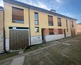 Vista exterior de Casa adosada en venda en Corcos amb Terrassa