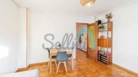 Foto 4 de Piso de alquiler en Félix Aramburu, Auditorio - Seminario - Parque de Invierno, Oviedo