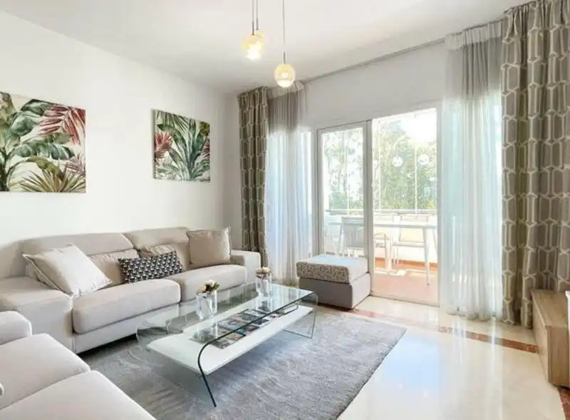Penthouse mit Terrasse zum Verkauf in Nueva Andalucía, imagen 2