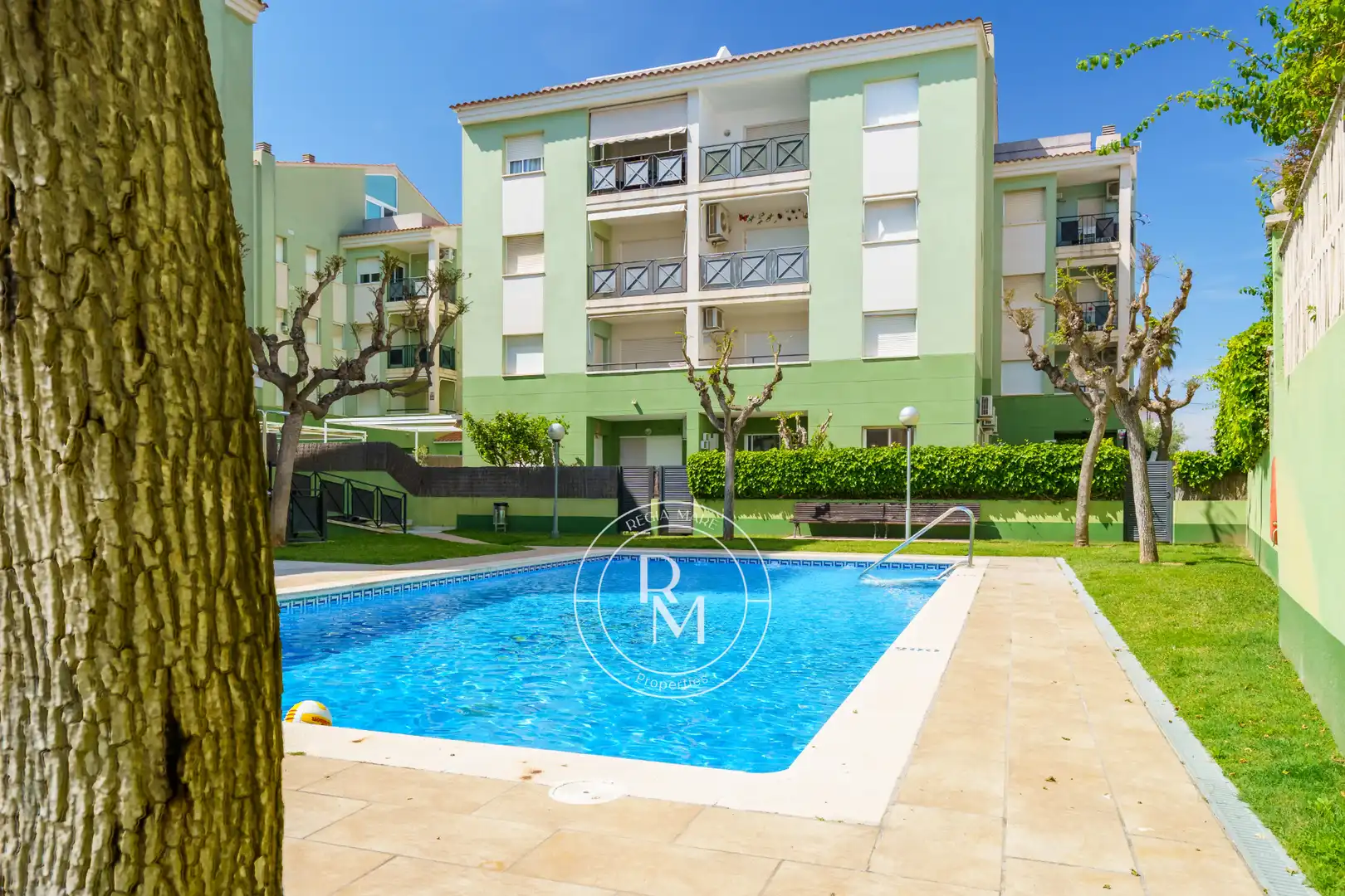 Piscina de Piso en venta en El Vendrell con Aire acondicionado, Calefacción y Jardín privado