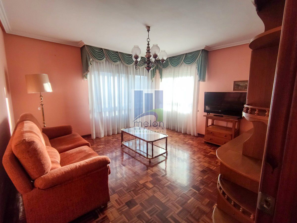 Living room of Flat for sale in Burgos Capital  with Storage room