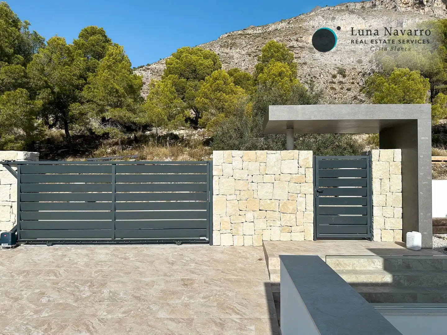 Detached house with pool for sale in Calle Media, imagen 10
