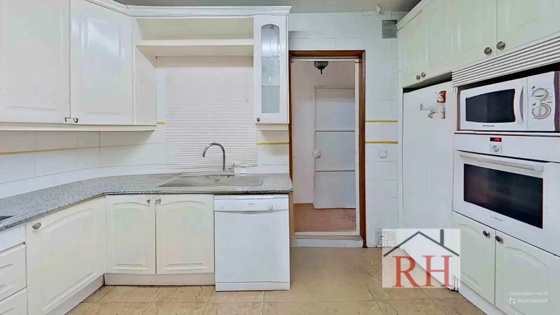 Cocina de Casa adosada en venta en Alcalá de Henares con Aire acondicionado, Calefacción y Jardín privado
