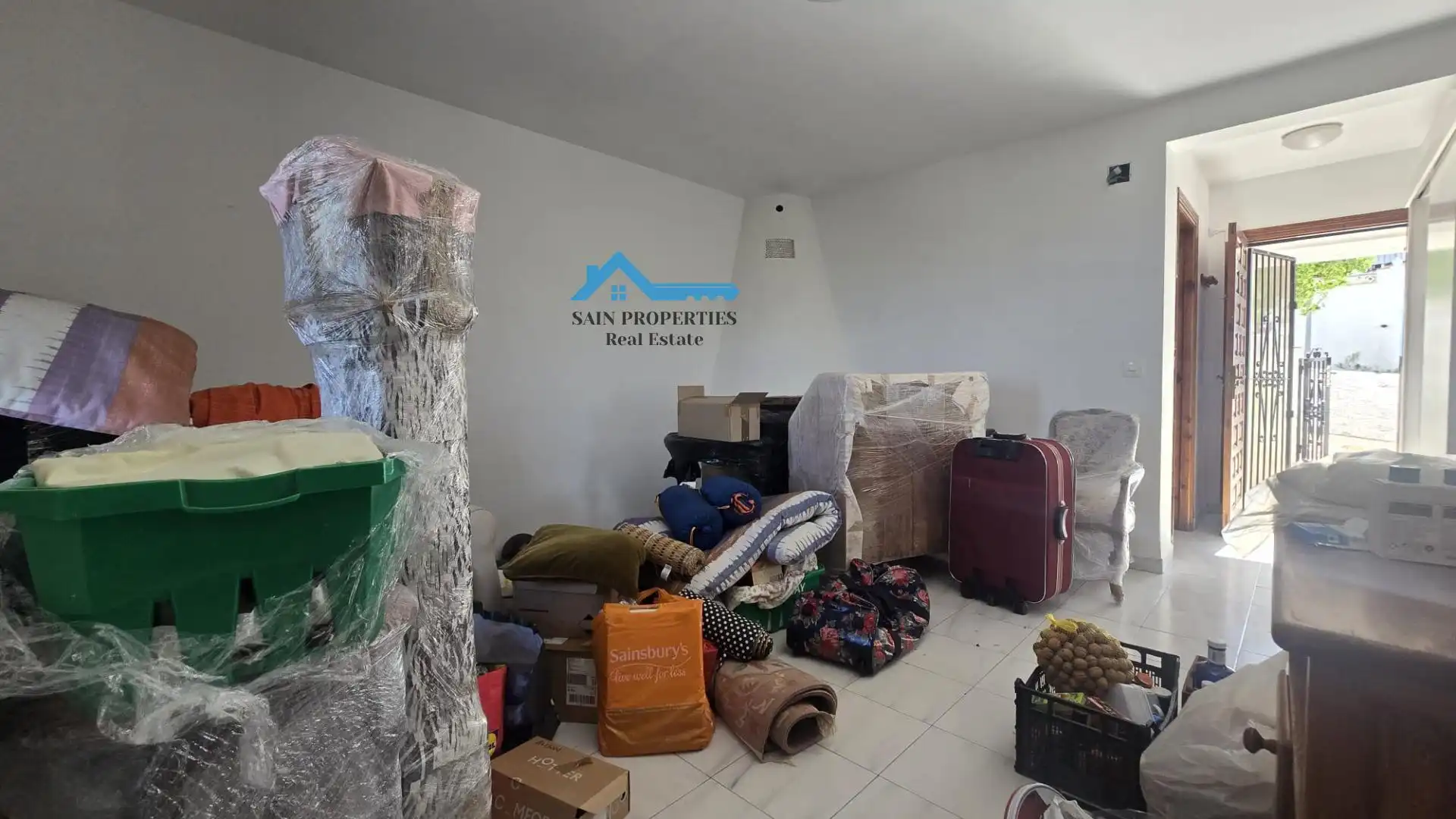 Casa adosada en venda en La Nucia amb Aire condicionat, Calefacció i Jardí privat