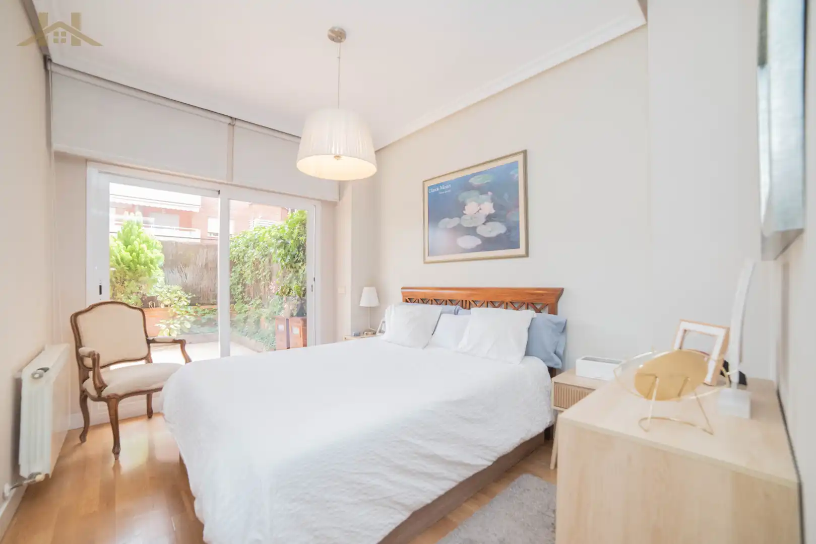 Bedroom of Flat for sale in Pozuelo de Alarcón  with Air Conditioner, Heating and Private garden