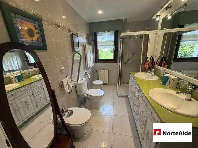 Bathroom of Houses for sale in Maruri-Jatabe  with Heating, Private garden and Storage room