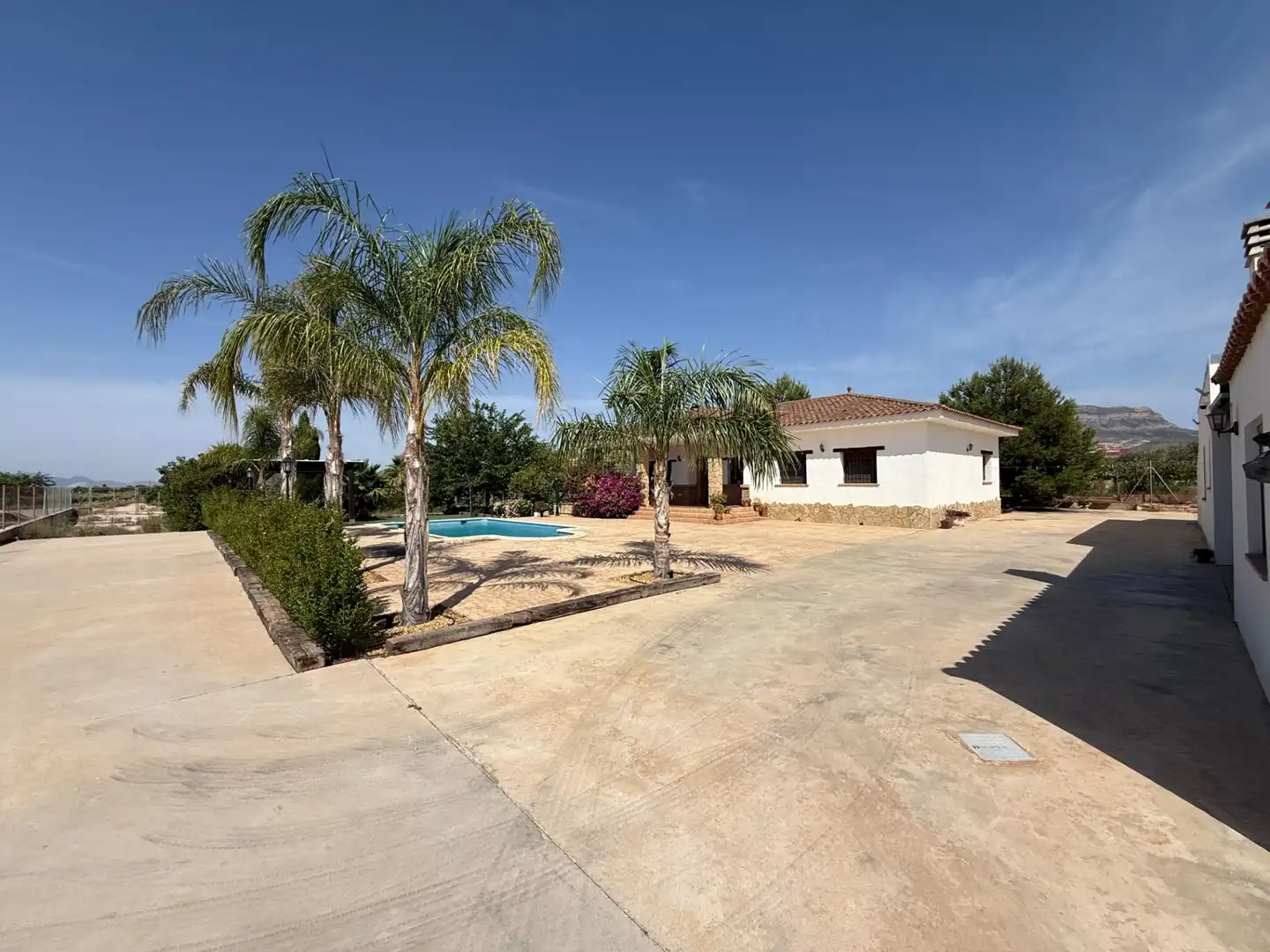 Vista exterior de Casa o chalet en venta en Agost con Terraza y Piscina