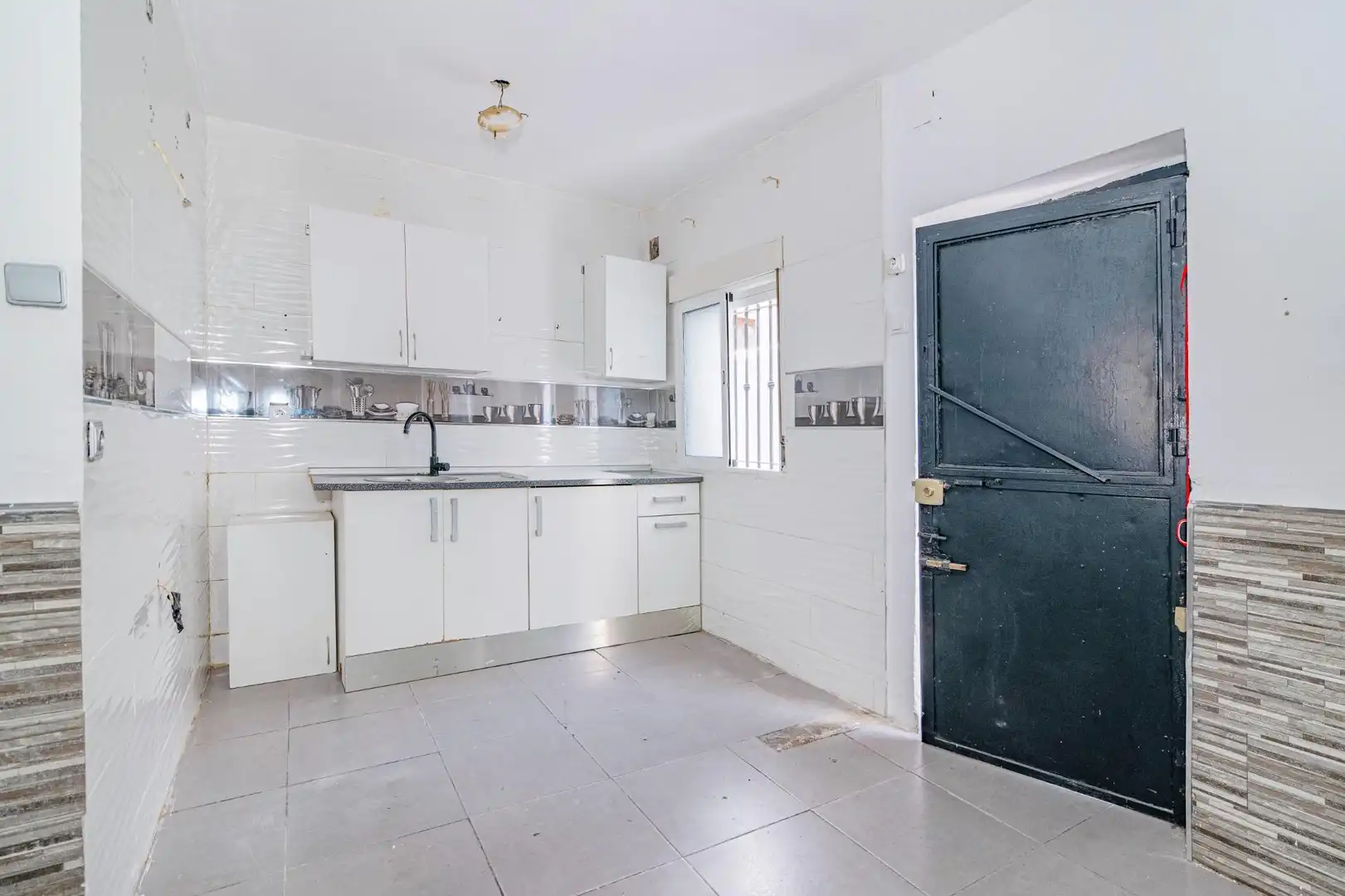 Kitchen of Detached homes for sale in Granada