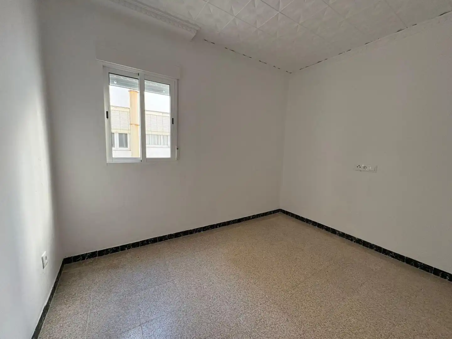 Habitación de Piso de alquiler en Villanueva de Castellón con Alarma