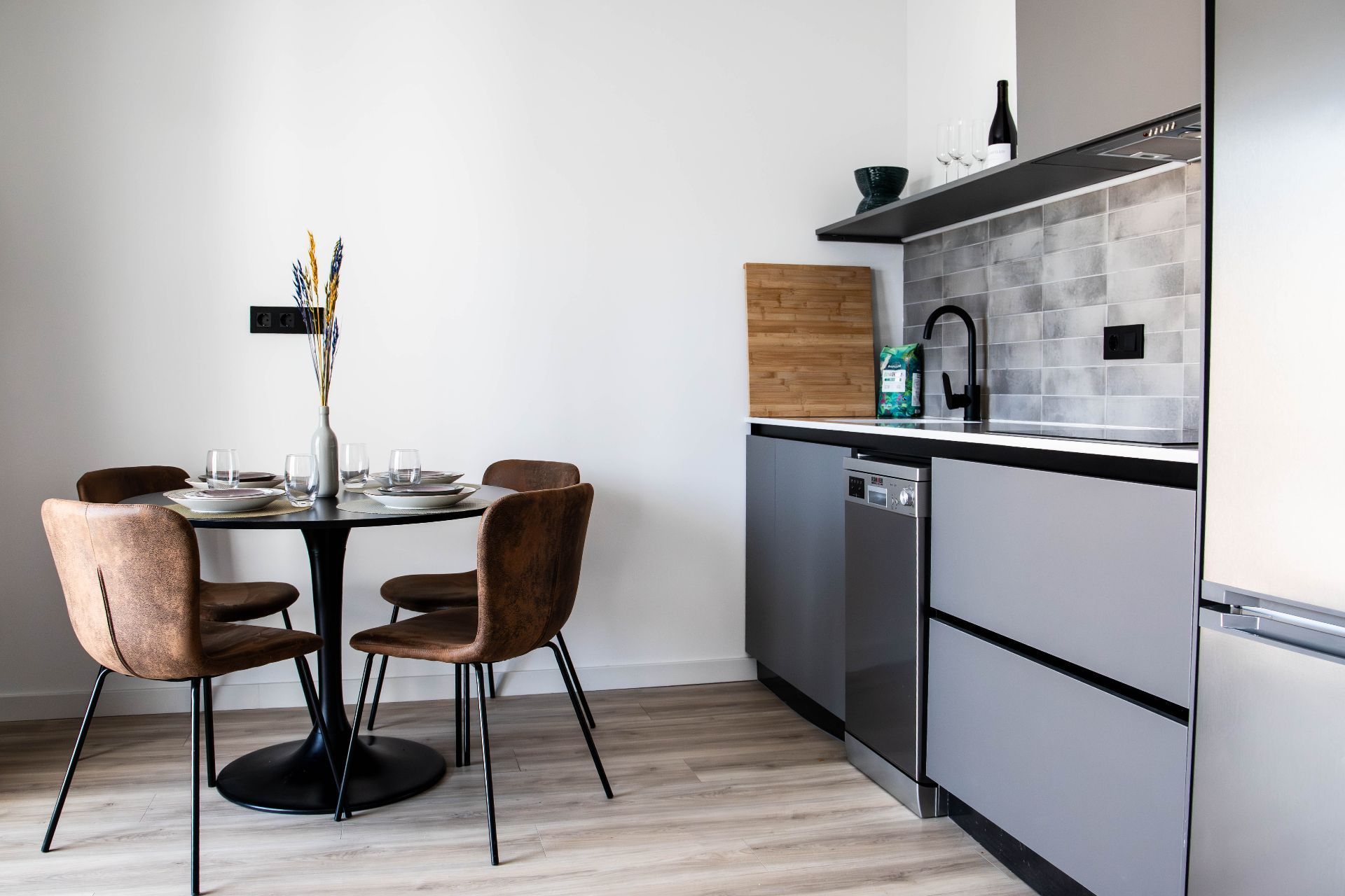 Cuina de Apartament de lloguer en Sitges amb Aire condicionat, Calefacció i Moblat