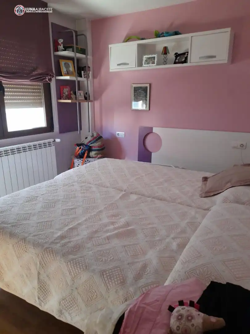 Houses for sale in Ensanche - Franciscanos
