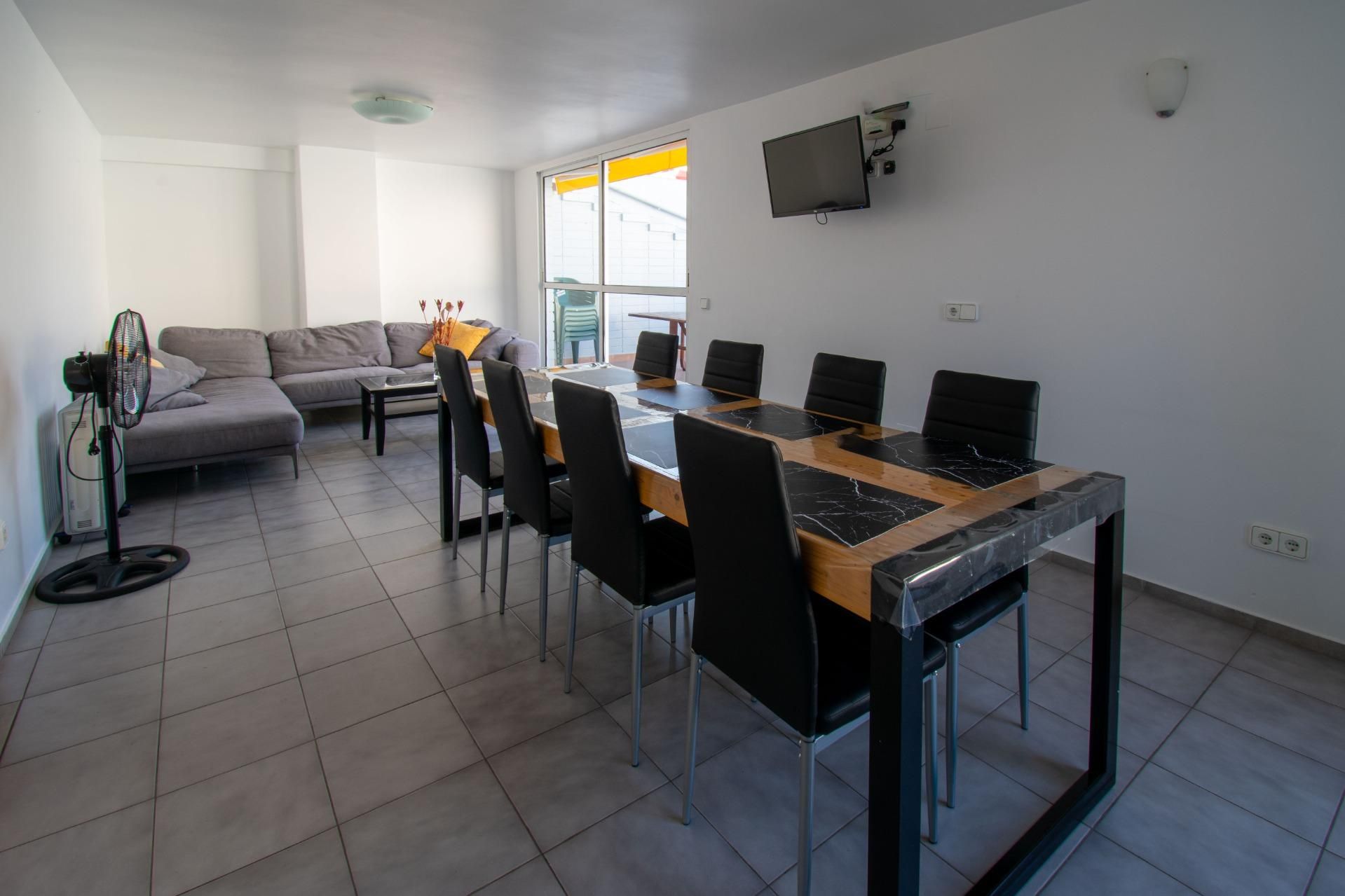 Menjador de Pis de lloguer en Benidorm amb Terrassa i Balcó