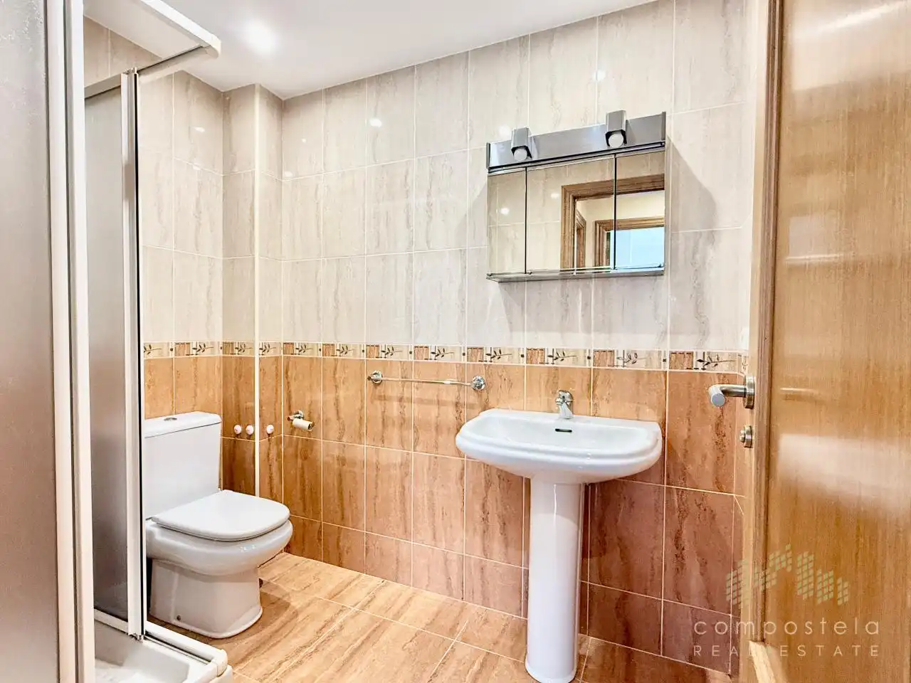 Baño de Piso de alquiler en Negreira con Calefacción y Parquet