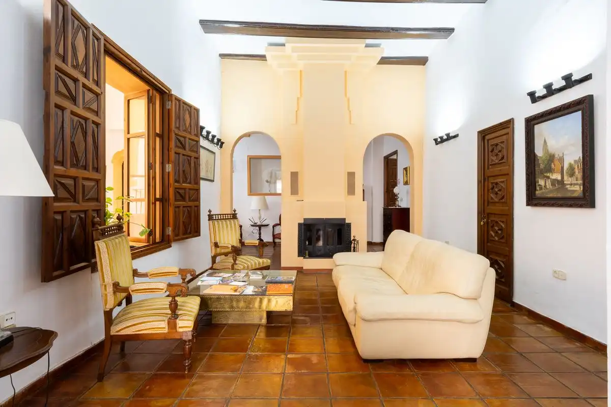 Casa en venta en C/ Canonge Cebrià, imagen 2