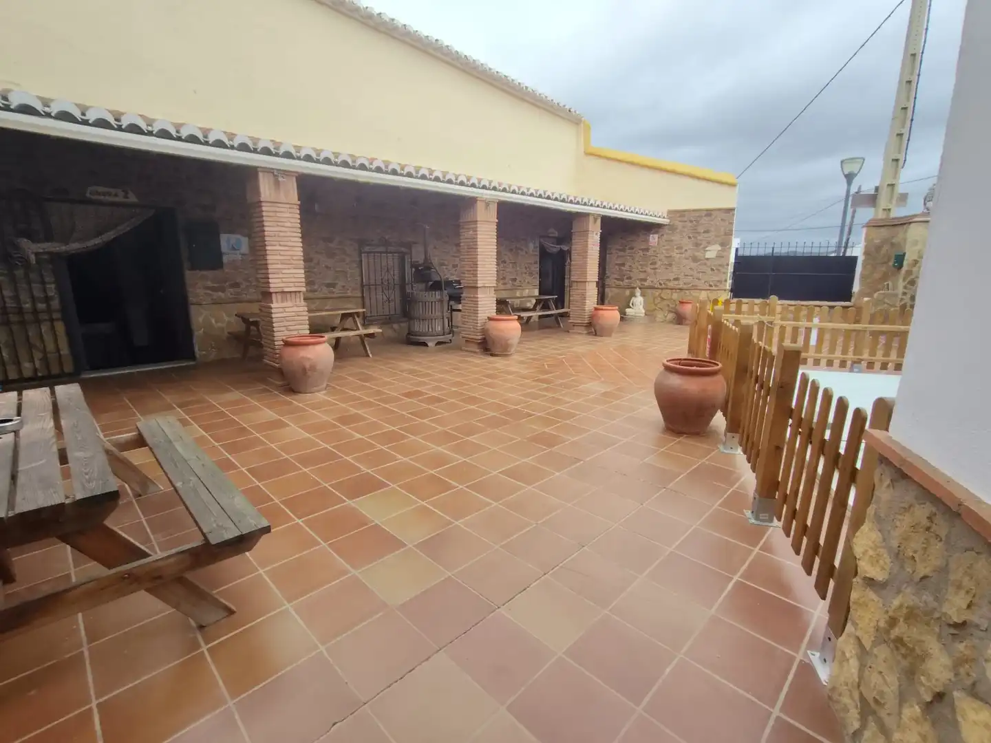 Terrassa de Finca rústica en venda en Guadix amb Moblat, Forn i Piscina comunitària