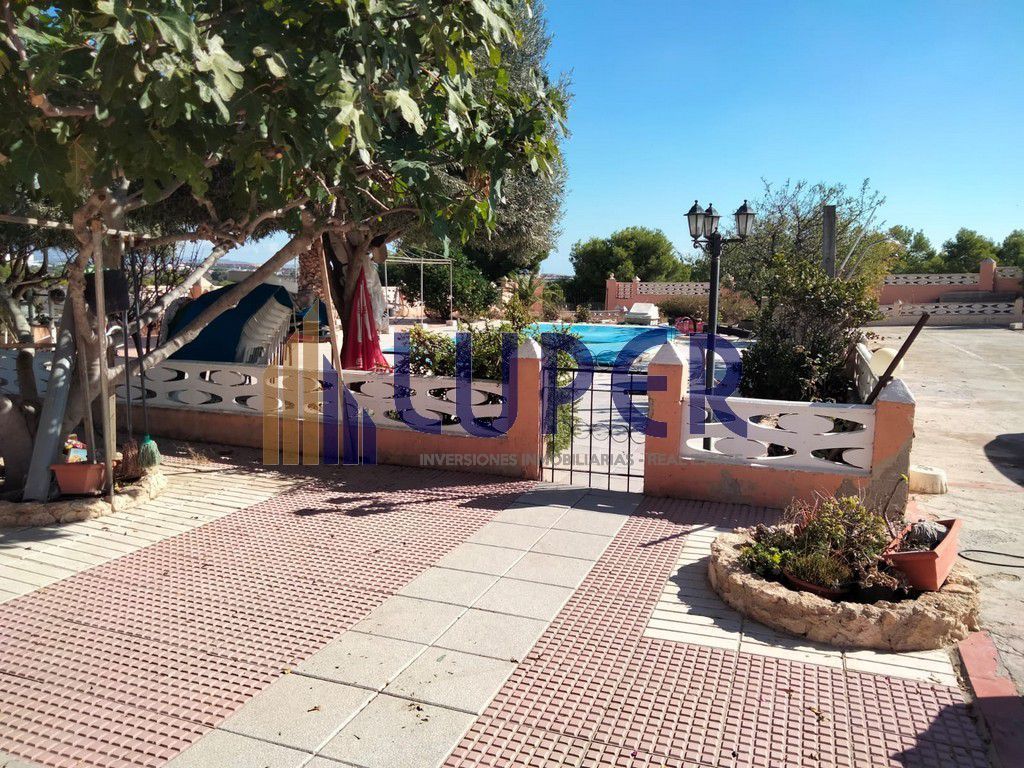 Piscina de Casa o xalet en venda en Alicante / Alacant amb Traster