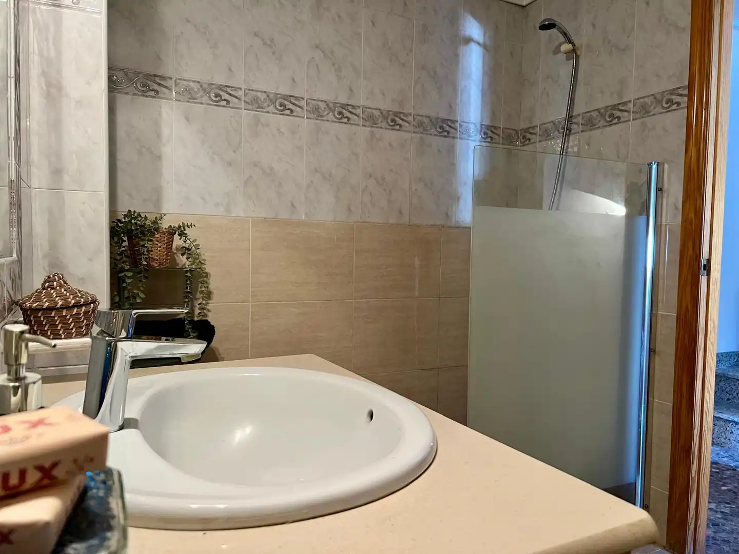 Baño de Casa adosada en venta en Canet d'En Berenguer con Aire acondicionado, Calefacción y Terraza