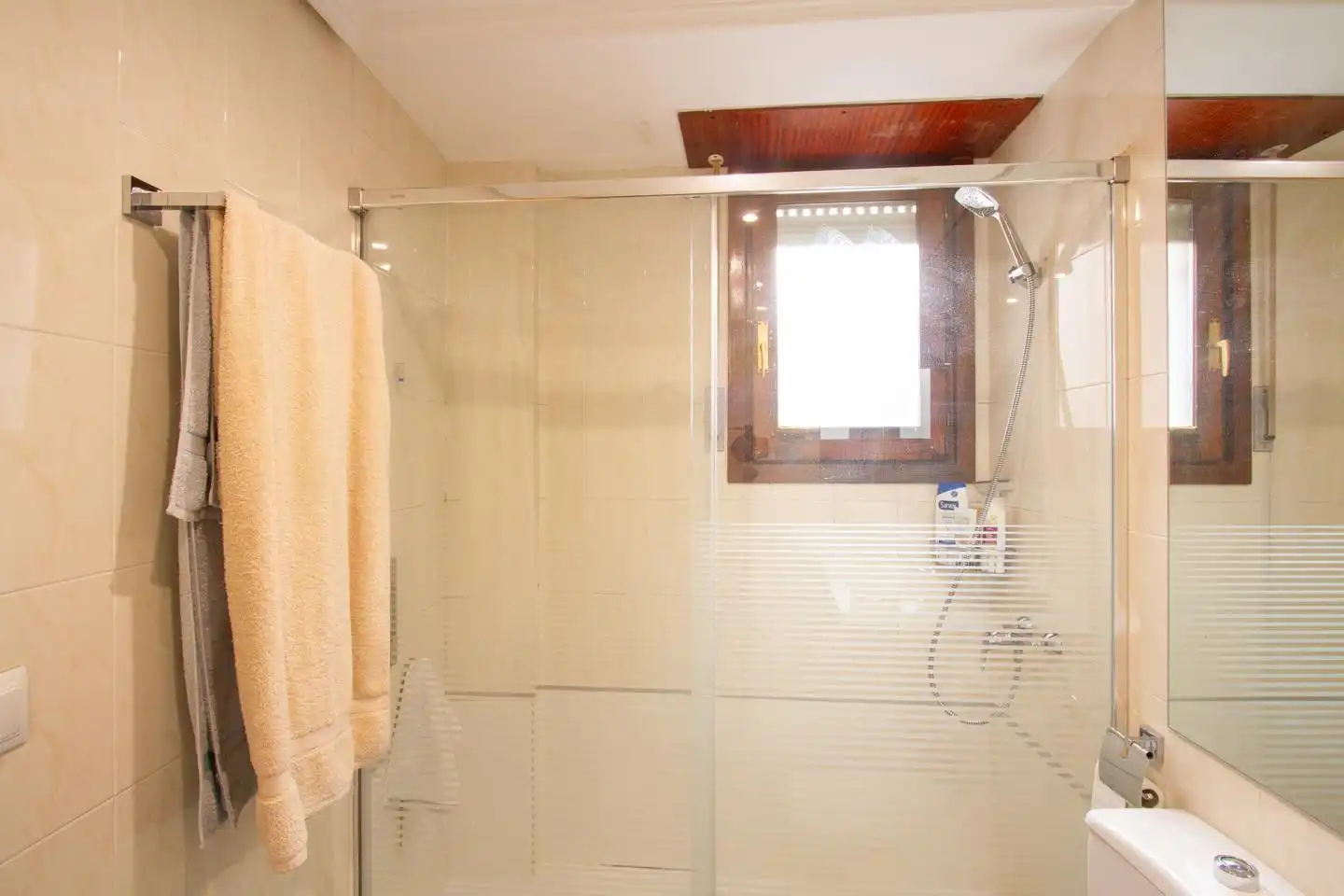 Badezimmer von Maisonette zum Verkauf in Villava / Atarrabia mit Klimaanlage, Heizung und Terrasse