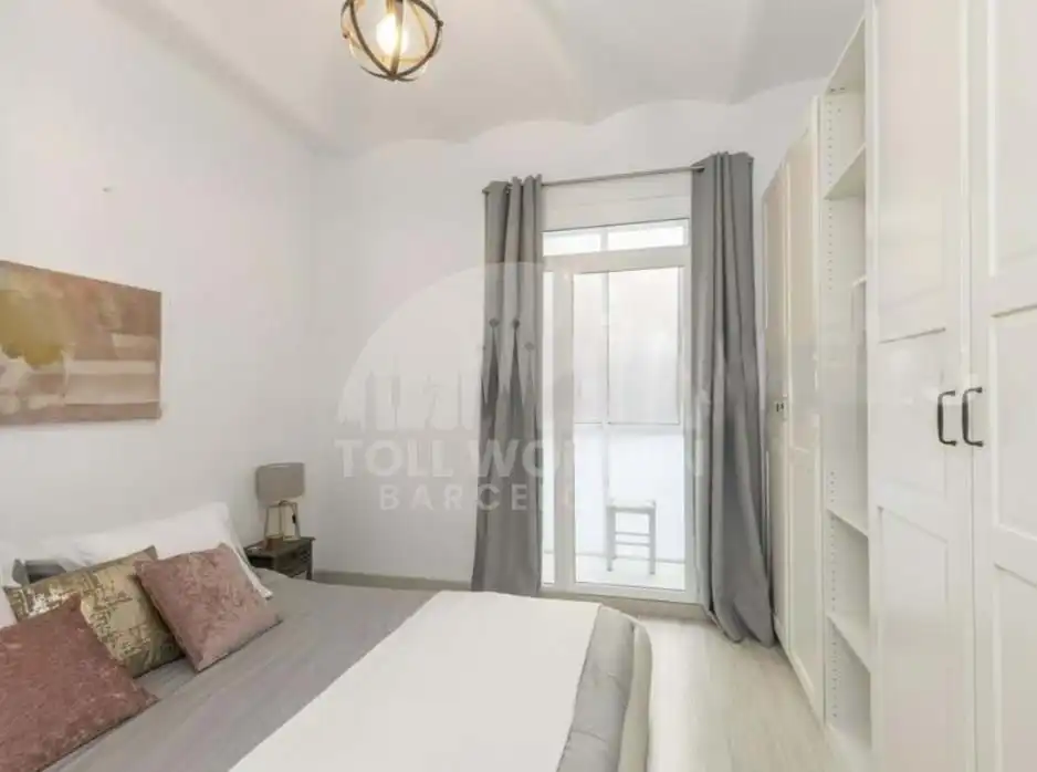 Habitación de Piso en venta en Barcelona con Terraza, Amueblado y Balcón