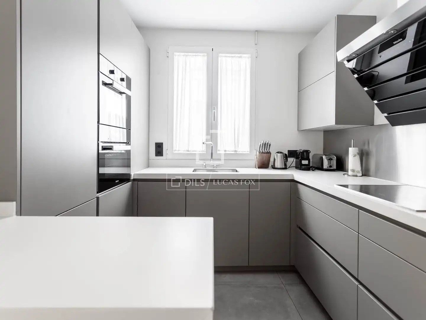 Kitchen of Flat for rent in Barrio de Salamanca