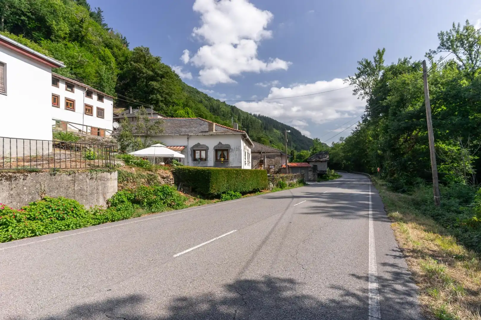 Vista exterior de Finca rústica en venda en Cangas del Narcea amb Calefacció i Traster
