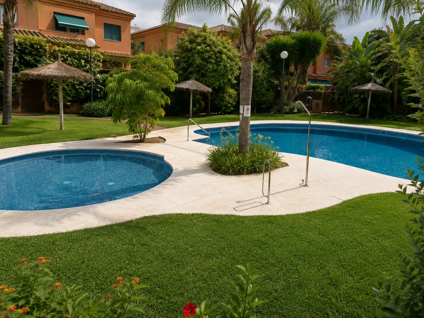 Swimming pool of Detached homes for sale in El Puerto de Santa María  with Air Conditioner, Heating and Private garden