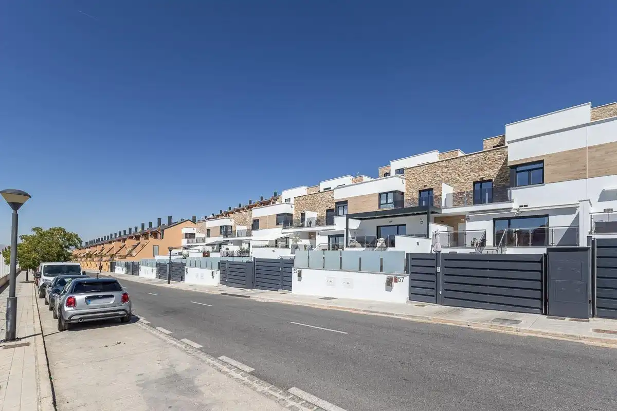 Adossat amb piscina en venda a Genil, imagen 52