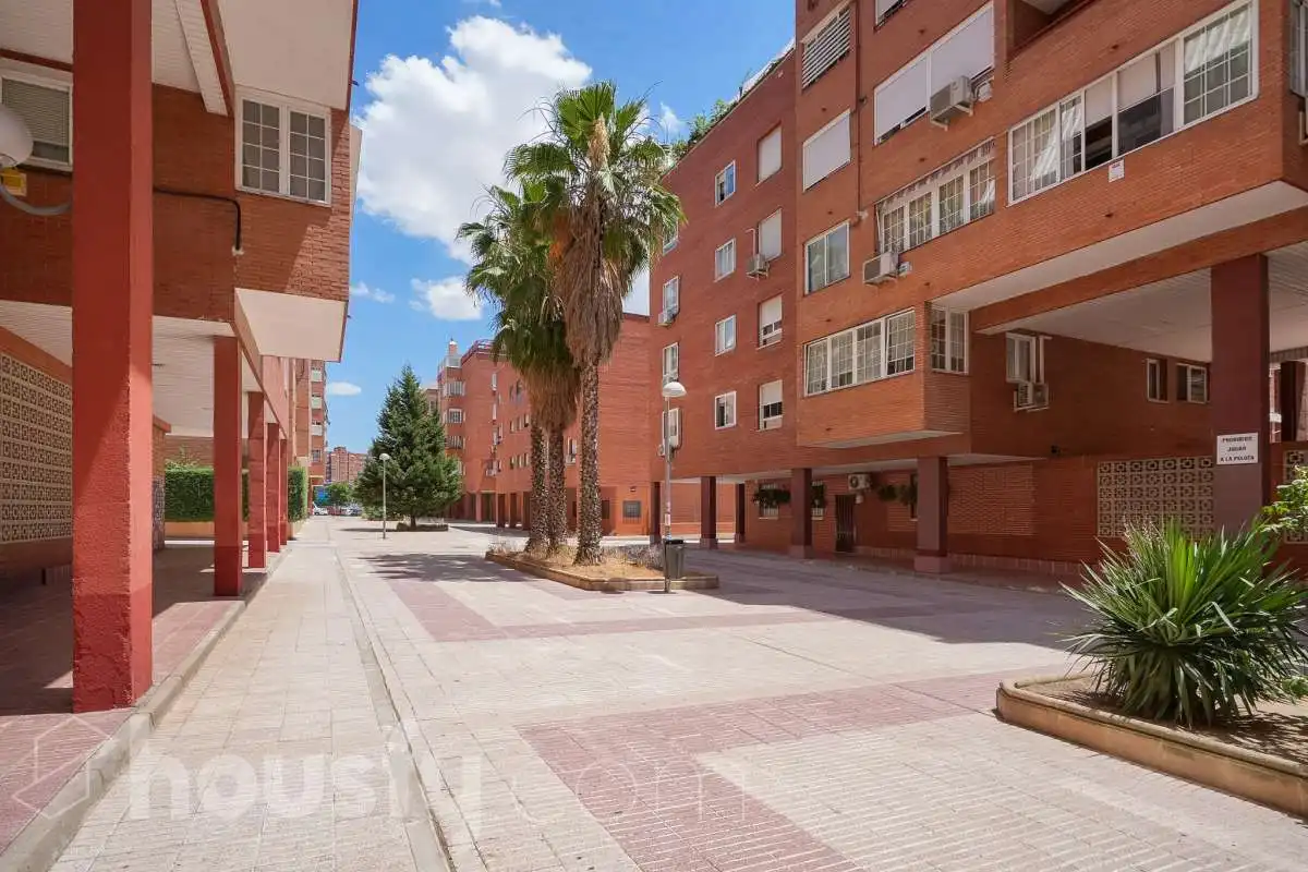 Exterior view of Flat for sale in Madrid  with Air Conditioner, Heating and Terrace