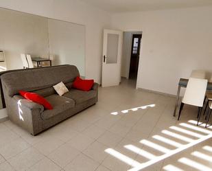 Sala d'estar de Apartament de lloguer en Alicante / Alacant amb Aire condicionat, Terrassa i Balcó