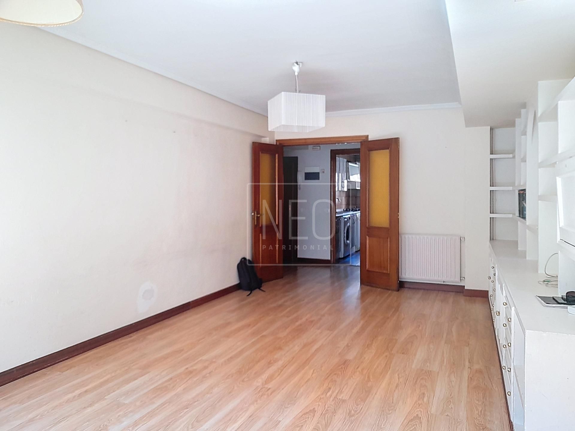 Flat for sale in  Madrid Capital  with Heating