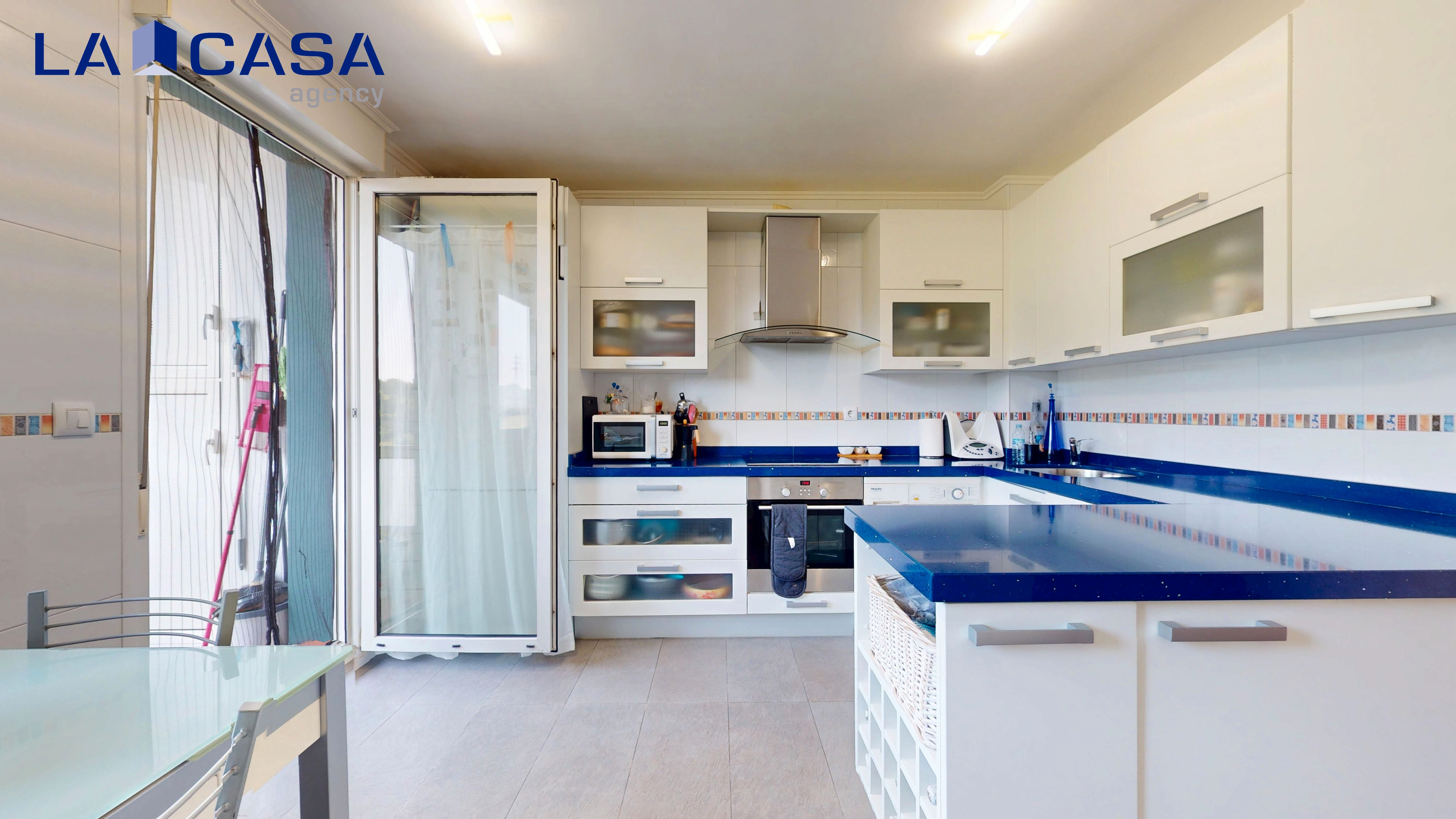 Kitchen of Duplex for sale in Abanto y Ciérvana-Abanto Zierbena  with Heating, Terrace and Storage room