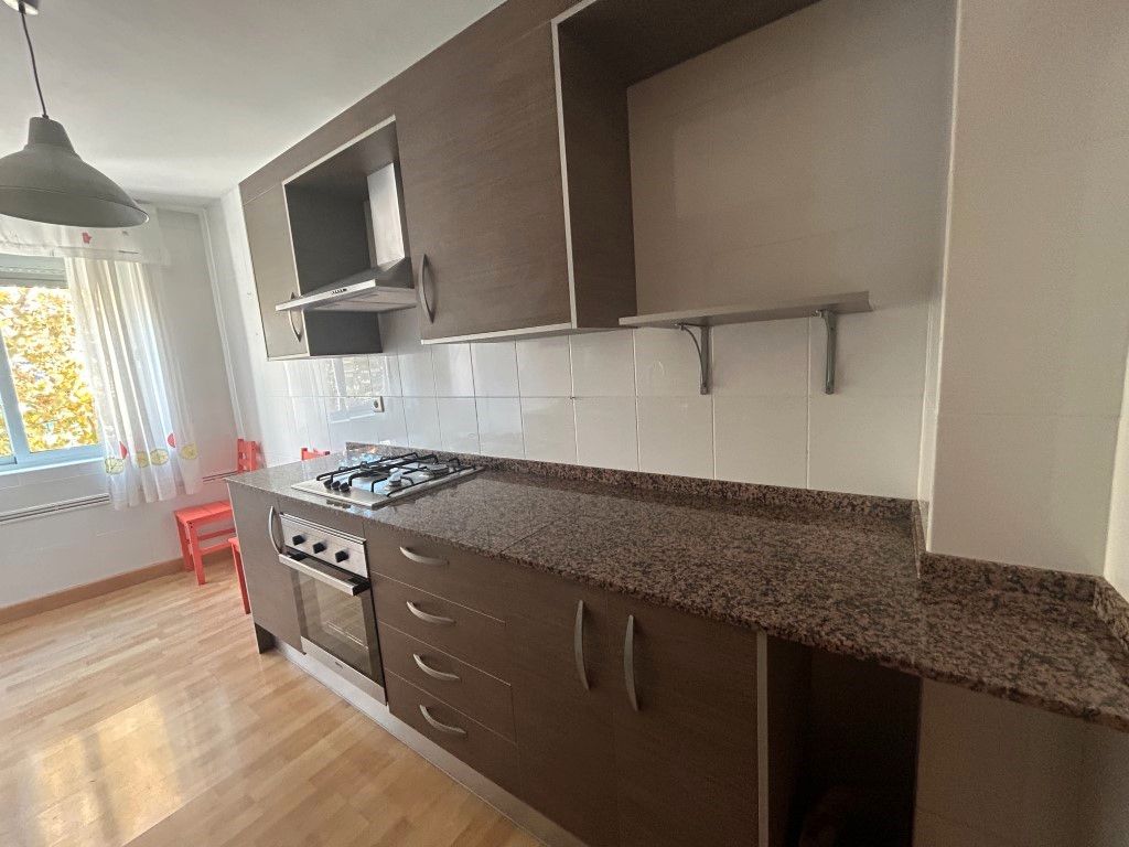 Cuina de Pis en venda en Badalona amb Calefacció, Parquet i Terrassa