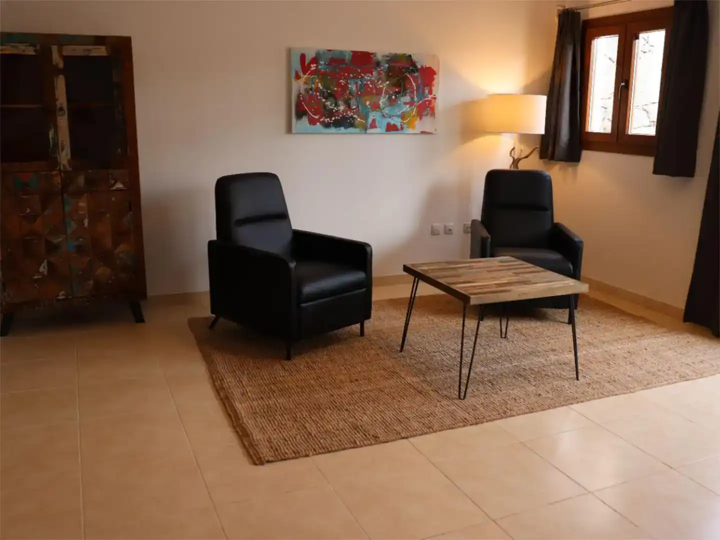 Sala d'estar de Casa adosada en venda en Yaiza amb Aire condicionat, Piscina i Balcó