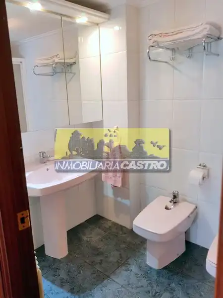 Bathroom of Flat for rent in Castro-Urdiales  with Furnished