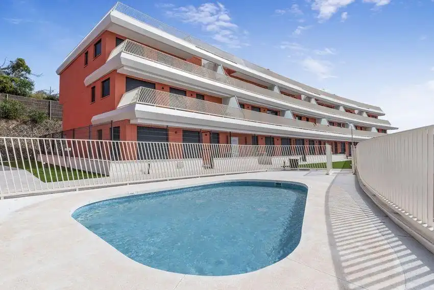 Piscina de Apartament en venda en Mijas amb Aire condicionat, Jardí privat i Terrassa
