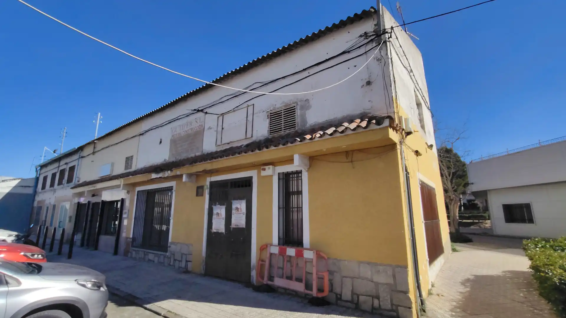Gewerbefläche zum Verkauf in Avenida Madrid 48