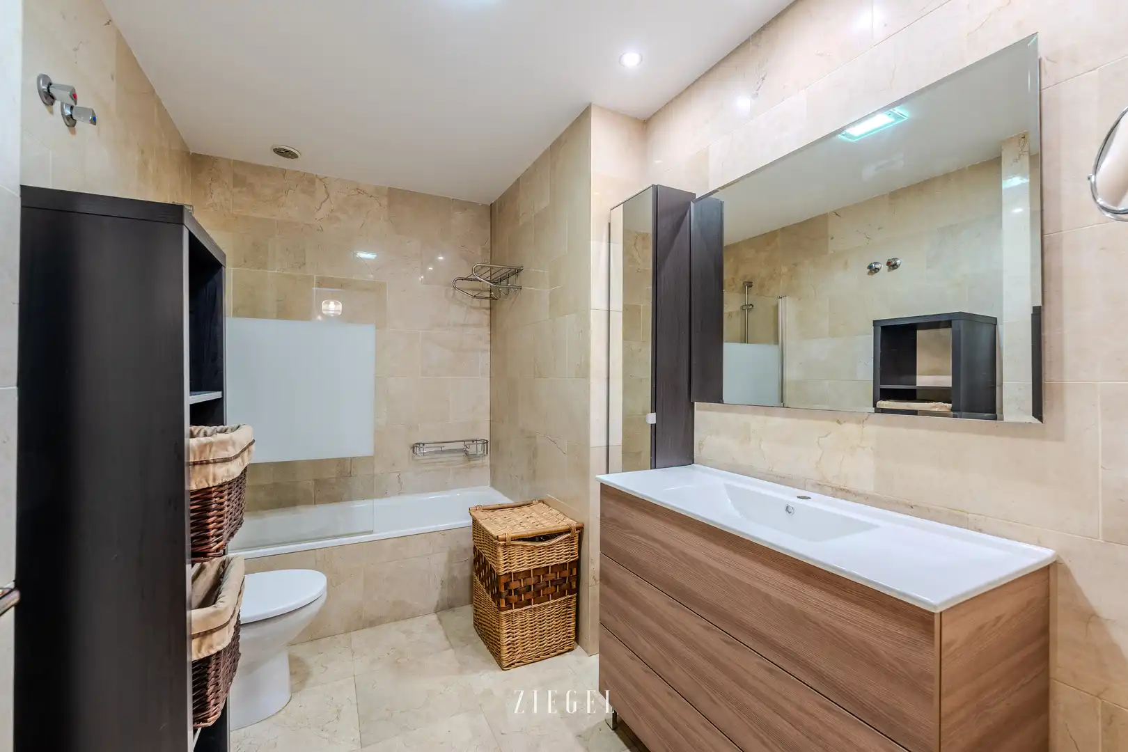 Bathroom of Flat for rent in Las Palmas de Gran Canaria  with Private garden, Storage room and Swimming Pool