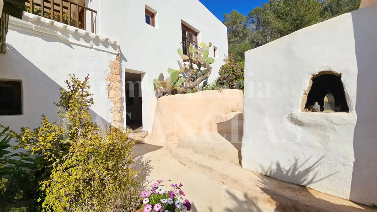 Jardí de Finca rústica en venda en Santa Eulària des Riu amb Calefacció, Terrassa i Traster